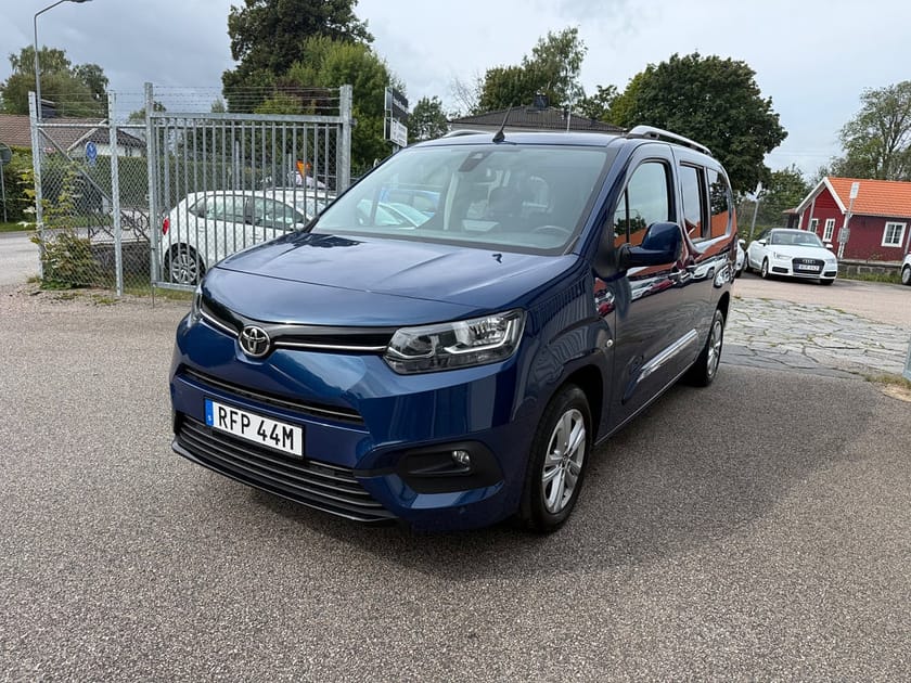 Bild 2 av Toyota ProAce City Verso 1.2T 130HK 7-SITSIG AUTOMAT / DRAG / VÄRMARE