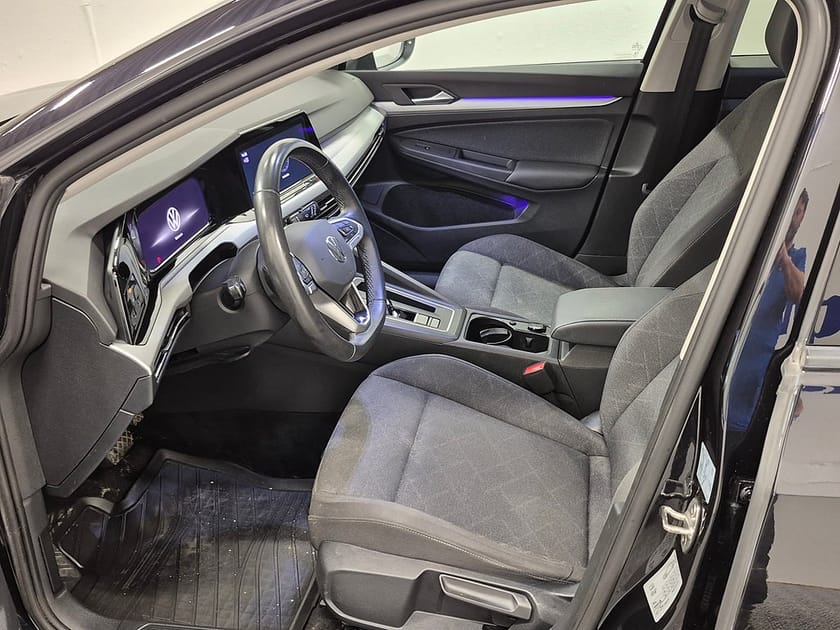 Bild 2 av Volkswagen Golf Sportscombi SPORT COMBI eTSI 131HK
