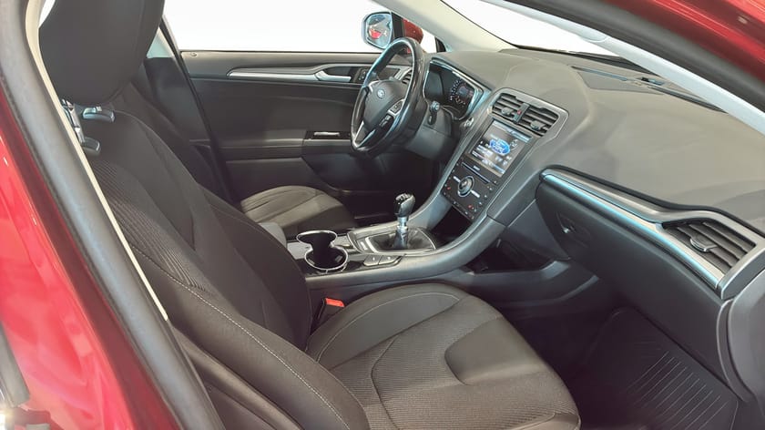 Bild 3 av Ford Mondeo Kamrem bytt, Elstol med minne, Elbaklucka
