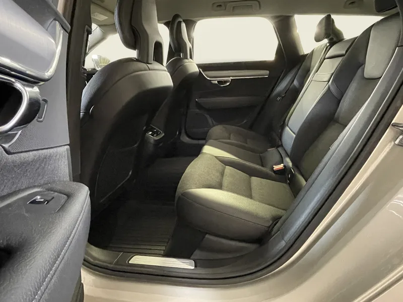 Bild 11 av 16 – Volvo V90 D3 AWD Business Advanced Momentum