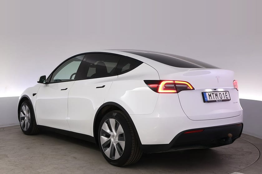 Bild 4 av Tesla Model Y Long Range AWD Autopilot Pano Drag