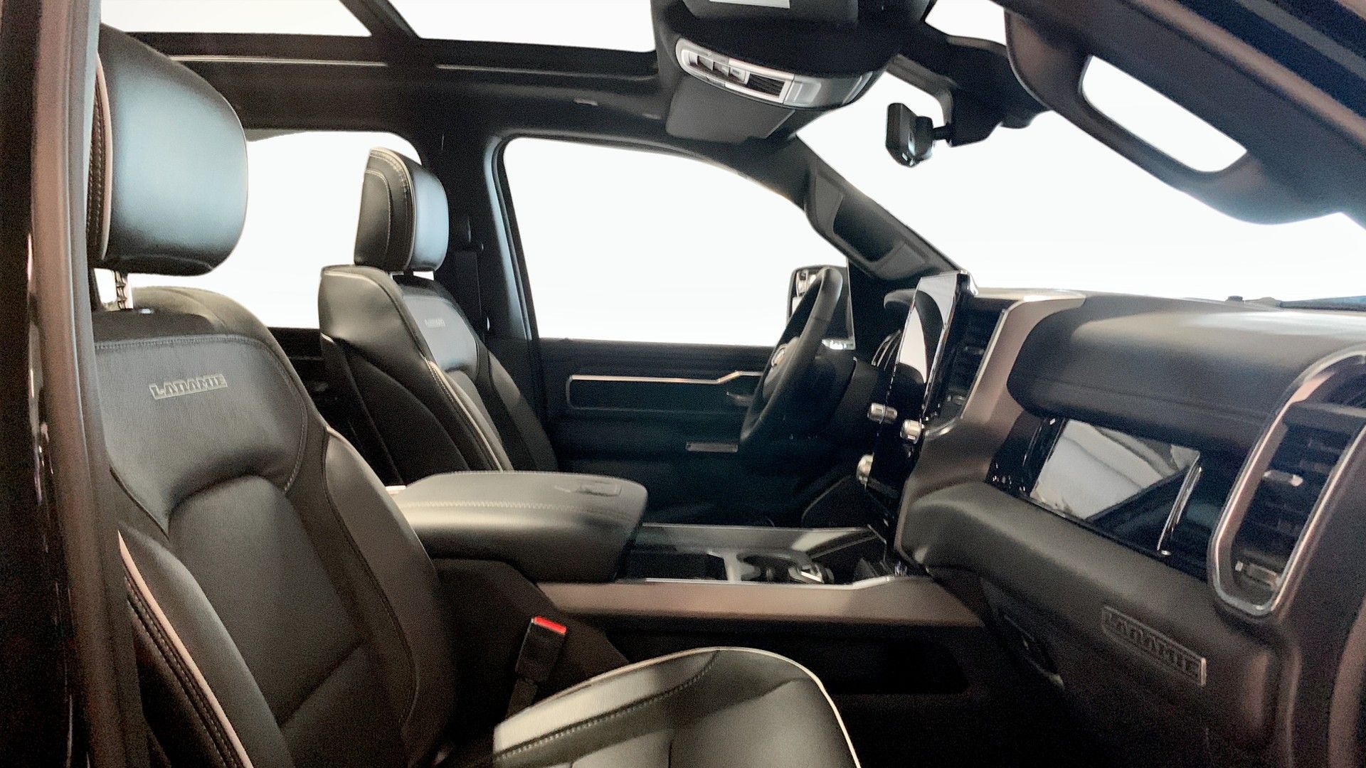 RAM 1500 Laramie Night Edition 2025, bild 3/21