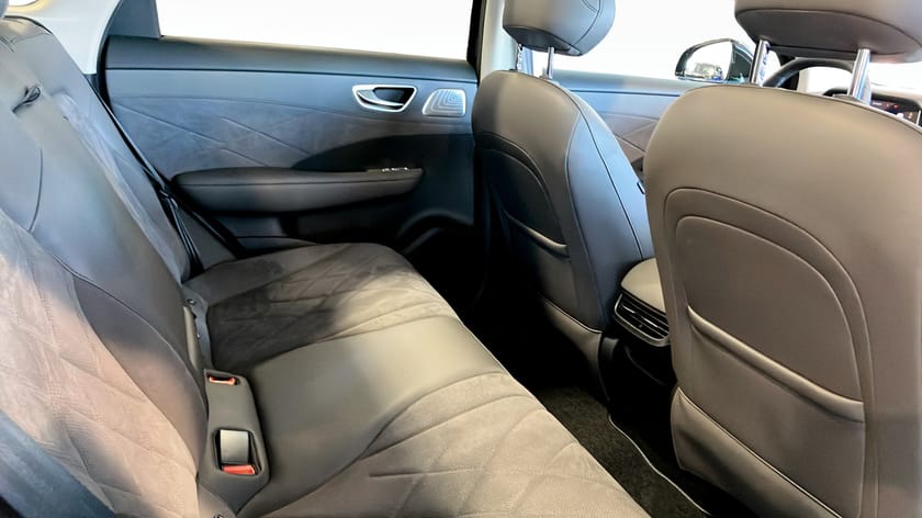 Bild 5 av MG S6 EV Dual Motor Luxury AWD 77KWH - Black Pearl