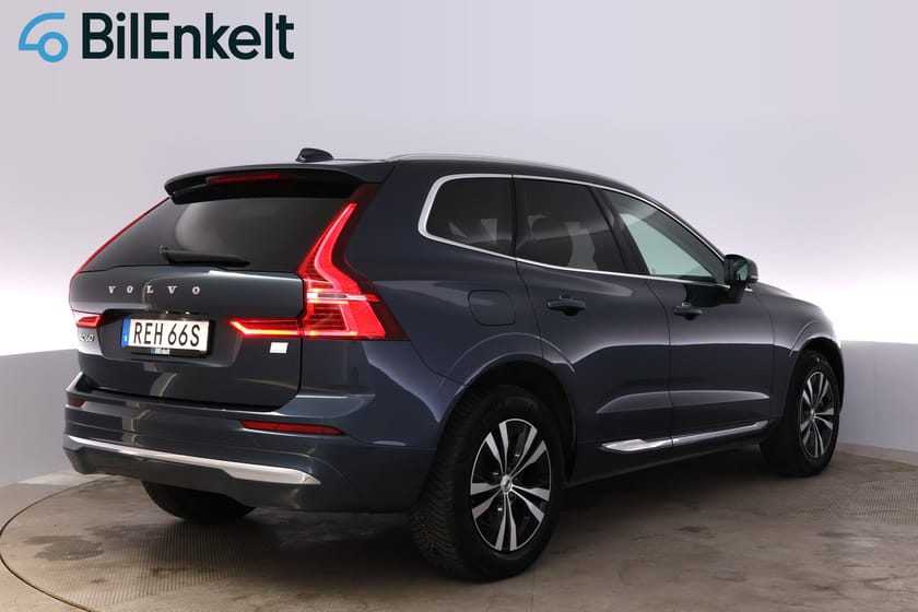 Bild 3 av Volvo XC60 Recharge T6 AWD Core Bright Pano Kamera Läder