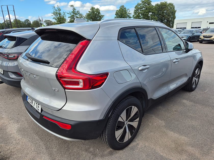 Bild 3 av Volvo XC40 B3 MILDHYBRID Core 163HK 360 kamera