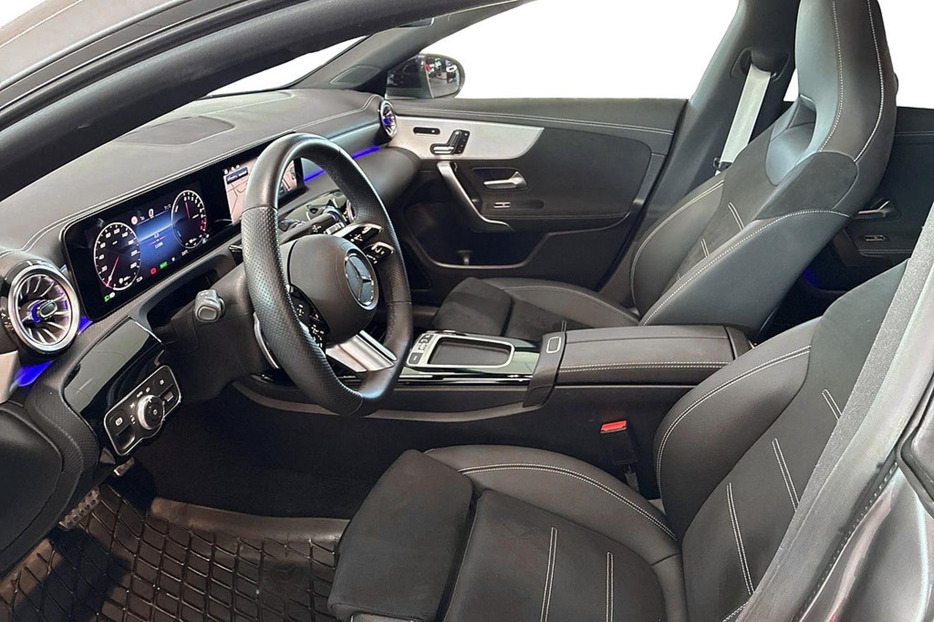 Mercedes-Benz CLA 250 e Coupé AMG Pano 2026, photo 7/10