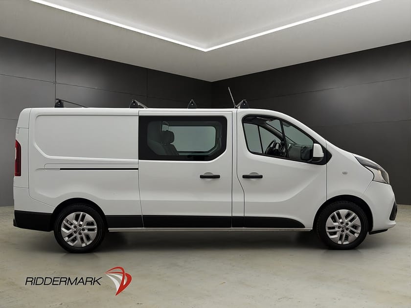 Bild 2 av Nissan NV300 Crew Van CrewVan L2 Värmare Drag B-Kamera 6-Sits Moms