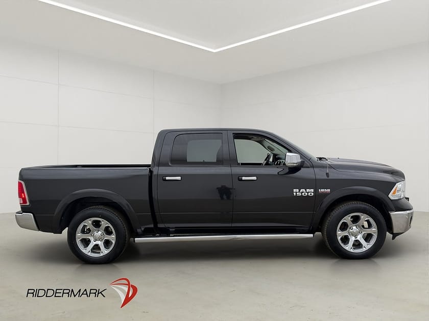 Bild 2 av RAM 1500 Crew Cab Dodge Laramie 5.7 4x4 Drag Luft Alpine Skinn Kamera