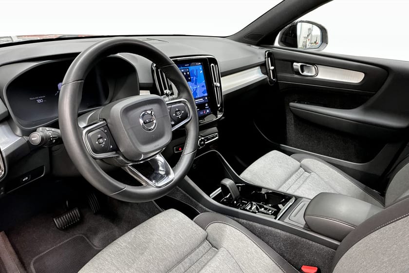 Bild 5 av Volvo XC40 B3 FWD Bensin Plus Dark