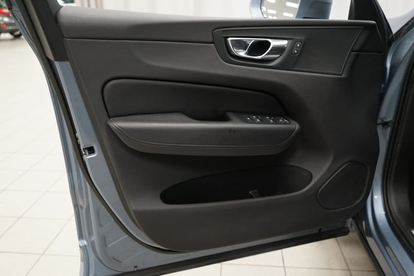 Bild 5 av Volvo XC60 D4 AWD Momentum Advanced Edition | Drag |