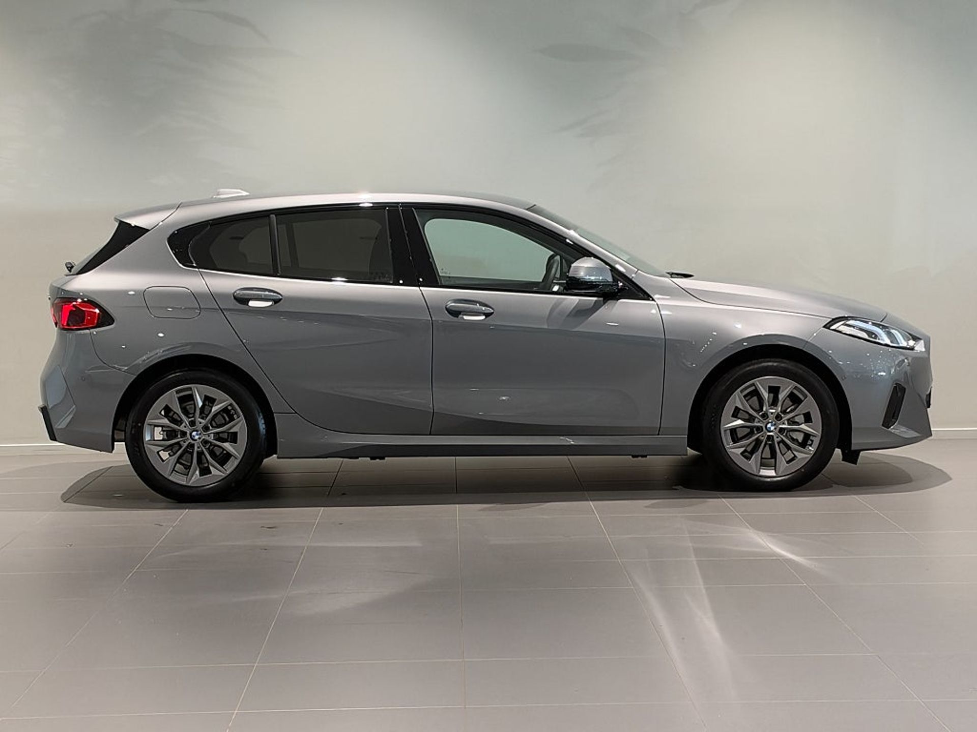 BMW 120 2026, kuva 3/10