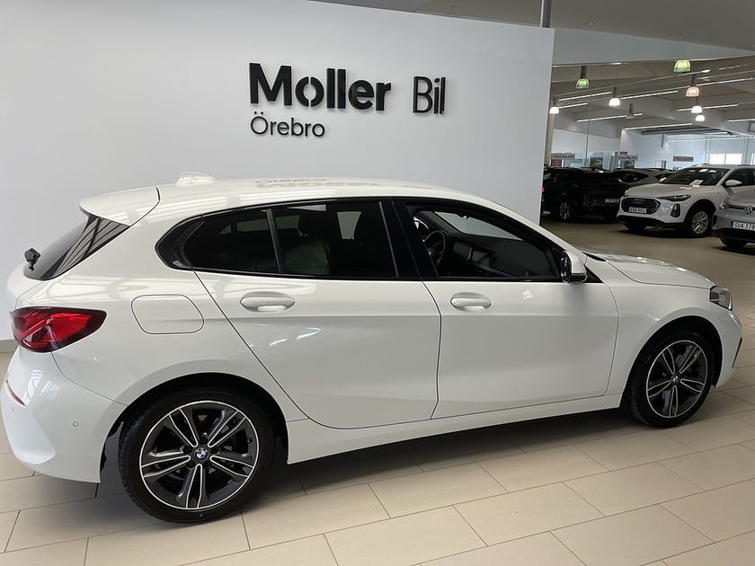 Bild 3 av BMW 118i 118 136HK Sport Line I Bkamera/Rattvärme/Vinterhjul