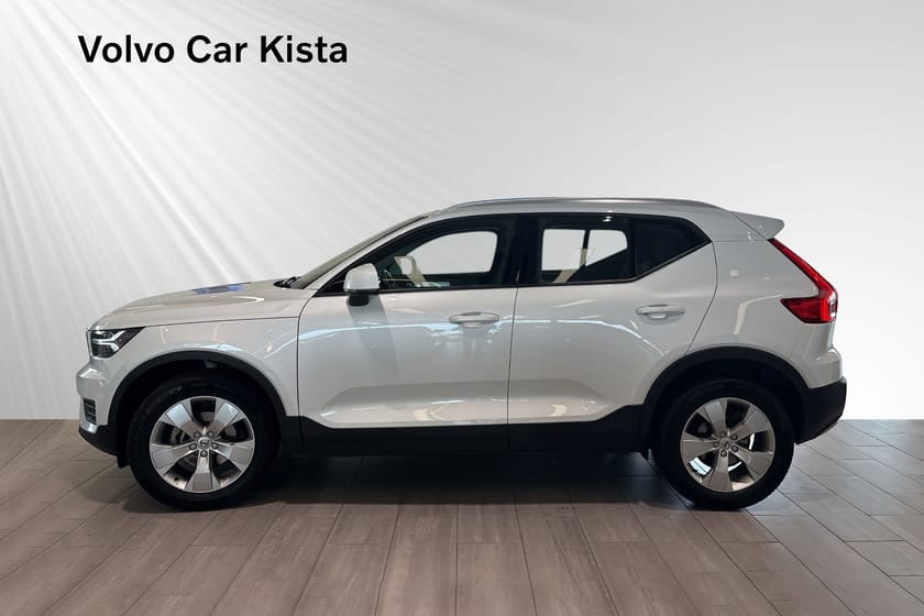 Bild 3 av Volvo XC40 T3 FWD aut Momentum Advanced B-Kamera