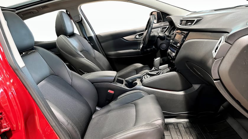 Bild 3 av Nissan Qashqai 1.3 DIG-T / Panoramatak / 360° kamera /
