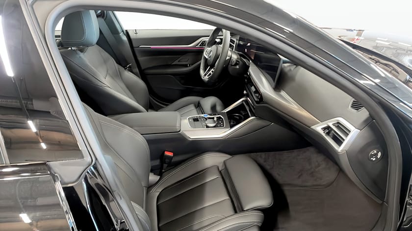 Bild 3 av BMW i4 eDrive40 Gran Coupé M-sport Aktiv farth Värmare H/K Rattvärme Drag