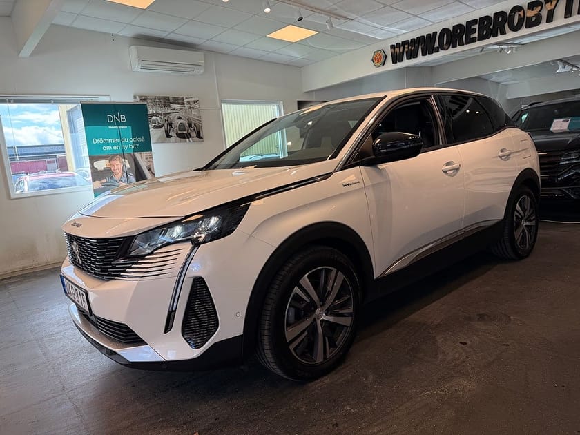 Bild 2 av Peugeot 3008 HYBRID4 300 EAT Allure Gps B-kamera Cockpit MOMS 301hk