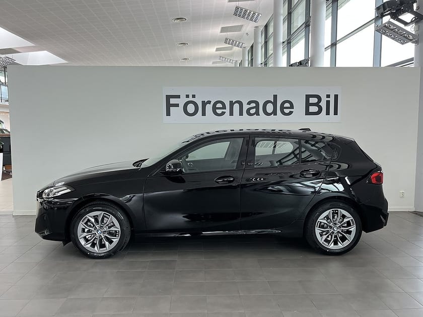 Bild 3 av BMW 120 Automat Rattvärme Backkamera Driving Assist