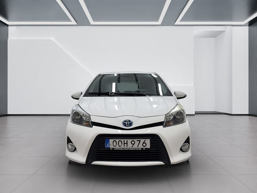 Bild 3 av Toyota Yaris Hybrid e-CVT Edition 50/Ny Servad/Ny Besiktad