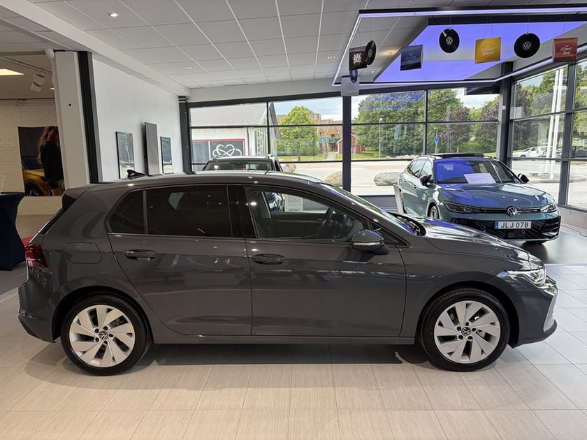 Bild 4 av Volkswagen Golf Life Edition 1.5 eTSI 150hk DSG7
