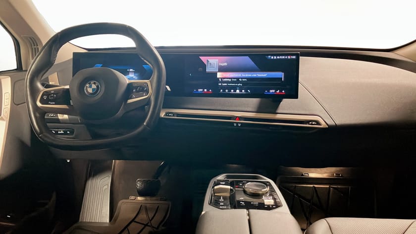 Bild 4 av BMW iX xDrive50 xDrive40 Komfort access, Head-Up display, 360 kamera