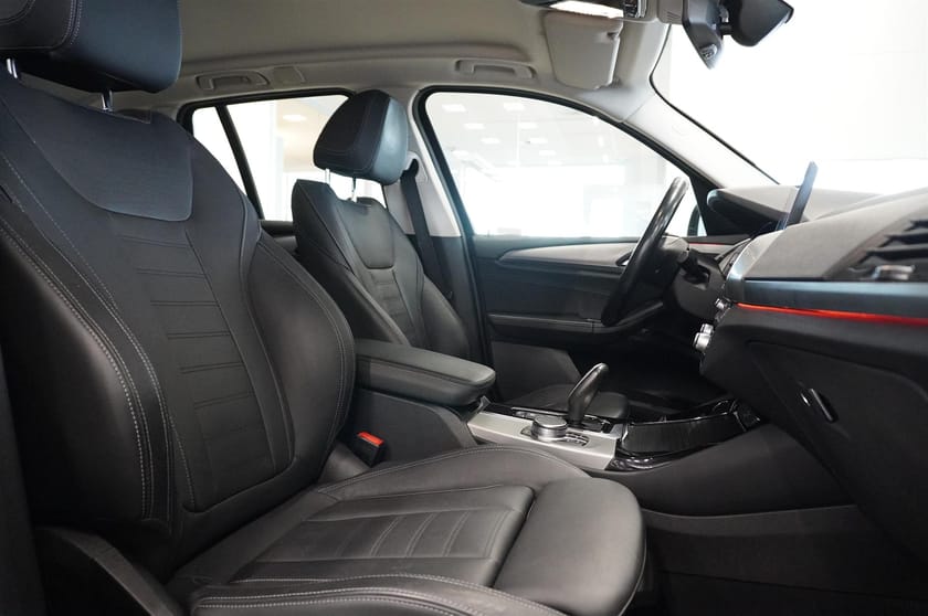 Bild 4 av BMW X3 xDrive30d Navi Adaptiv F Adaptiva LED Backkamera Keyless