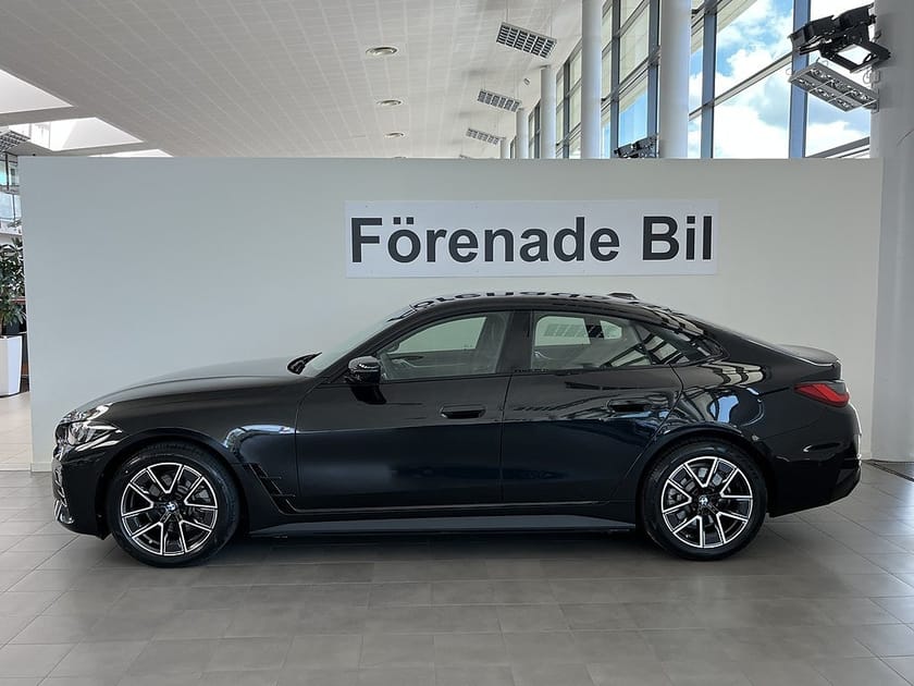 Bild 3 av BMW i4 eDrive40 Gran Coupé 4,95 ränta M Sport Rattvärme Drag Park Assist