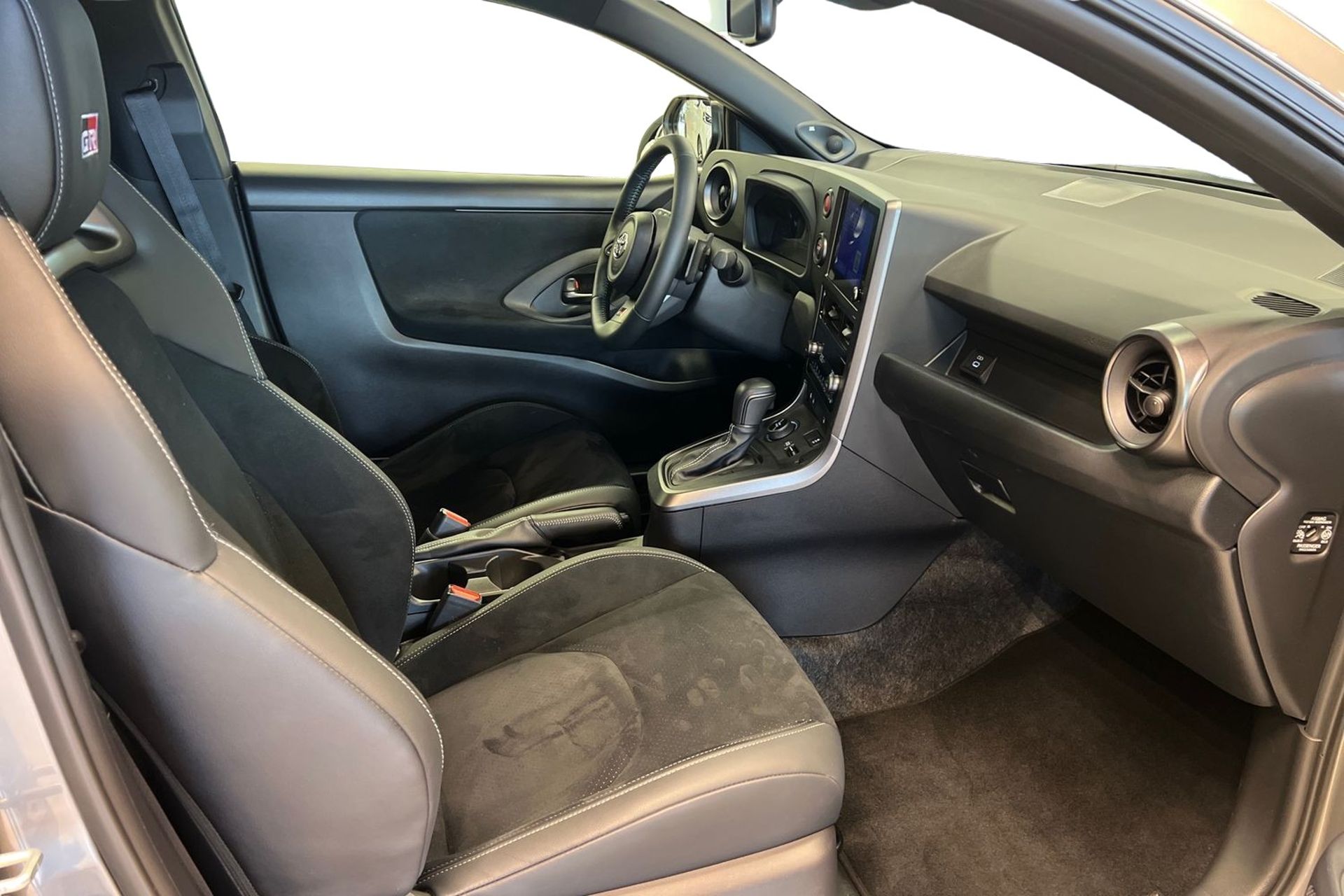 Toyota GR Yaris 280HK AWD PREMIUM AT 2024, bild 7/10