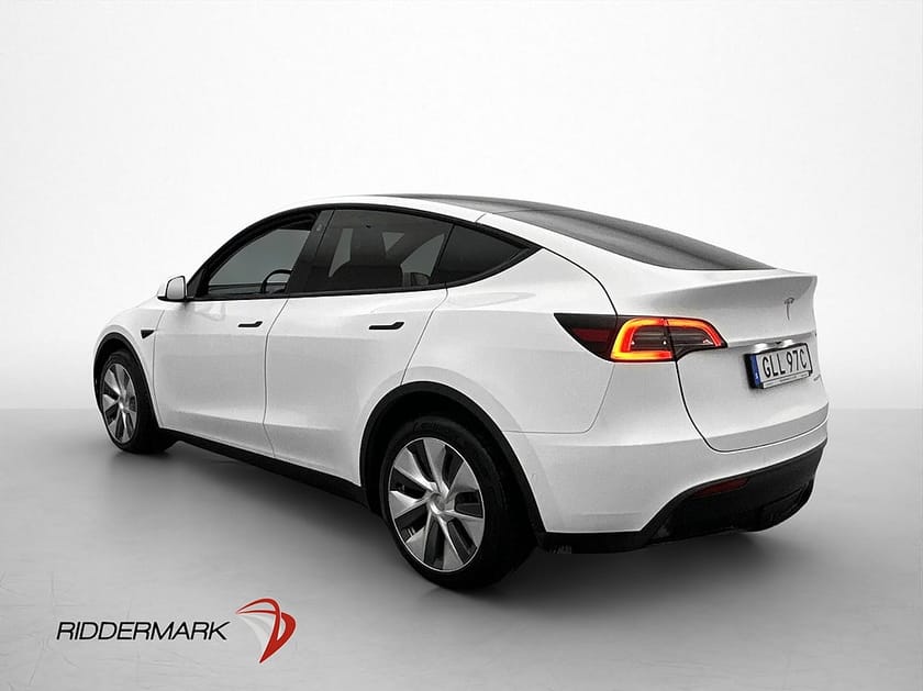 Bild 5 av Tesla Model Y Long Range AWD Autopilot Pano Svensksåld
