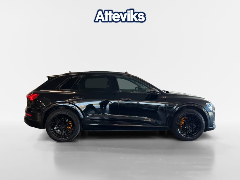 Bild 2 av Audi e-tron 55 quattro S-line Black Edition