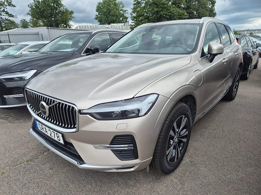 Bild 1 av Volvo XC60 T6 Recharge Core Bright plug in AWD 350HK 4x4 Panorama