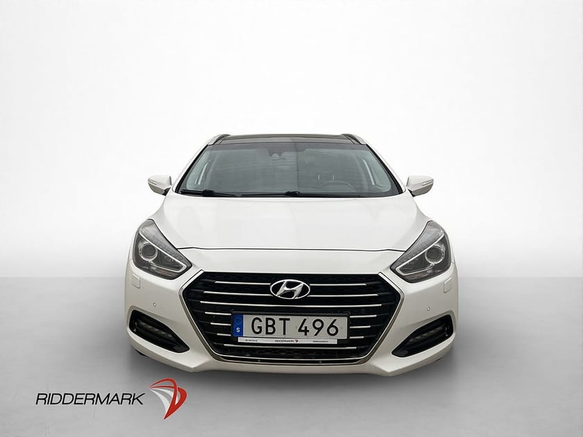 Bild 2 av Hyundai i40cw CRDi 141hk Premium Pano Infinity Kamera Navi