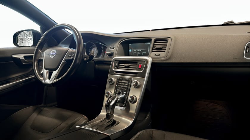 Bild 3 av Volvo V60 Cross Country D4 AWD 190hp Momentum Business Edition