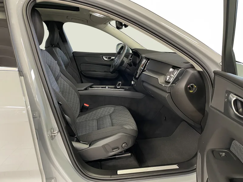 Bild 11 av 17 – Volvo XC60 T6 Core Special Edition