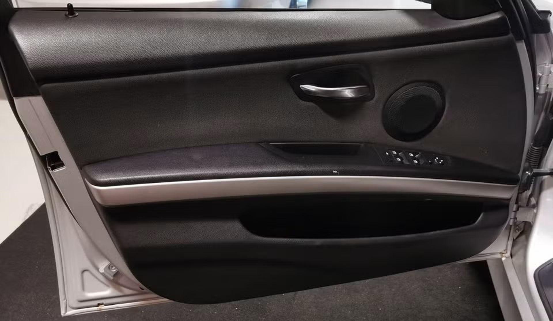 BMW 320 d Touring 2008, bild 6/10