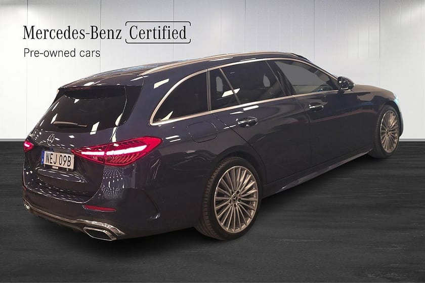 Bild 3 av Mercedes-Benz C 300 T e AMG Drag Panorama Minnesstolar Keyless Rattvärme