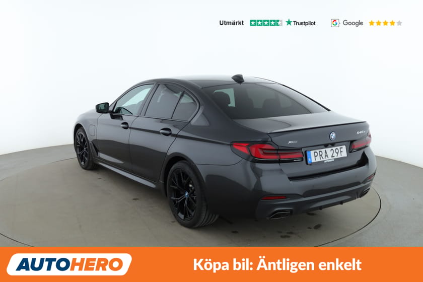 Bild 3 av BMW 545e xDrive Sedan M Sport / Park assist, 360-kamera, Rattvärme, H/K