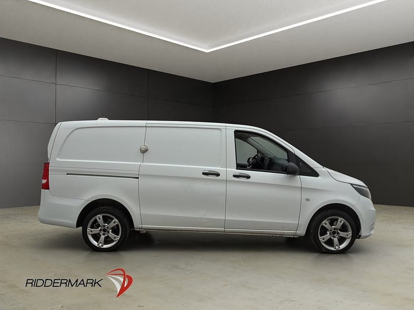Bild 2 av Mercedes-Benz Vito 116 CDI 4MATIC 3.2t L2 4x4 Värmare Skinn 3-Sits Navi
