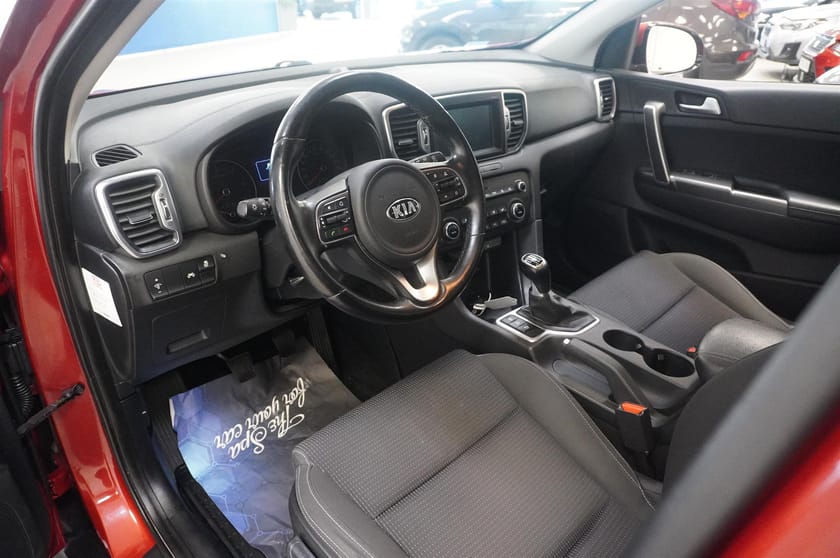 Bild 2 av Kia Sportage 1.7 CRDi Uefa Edition Plus Advance 115 hk Drag