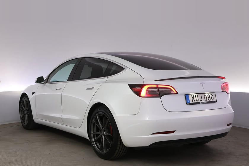 Bild 4 av Tesla Model 3 Performance AWD Autopilot Panorama