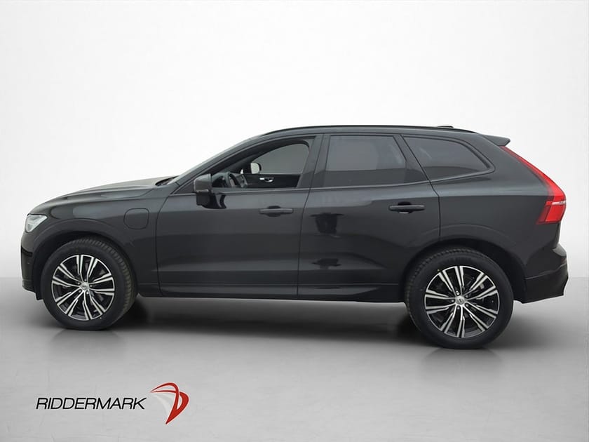 Bild 4 av Volvo XC60 T6 AWD Plus Dark Pano Värmare 360° H/K Drag
