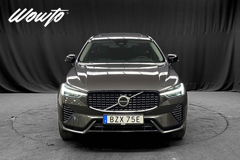 Bild 2 av Volvo XC60 Recharge T6 AWD 350HK Plus Dark /Pano /360