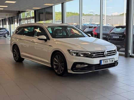 Volkswagen Passat Sportscombi R-line 2.0 TDI 4M Carplay Värmare Navi