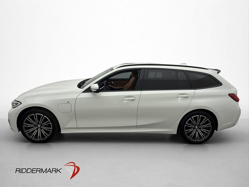 Bild 5 av BMW 330e xDrive Touring M Sport HiFi HUD Skinn 360° Värmare