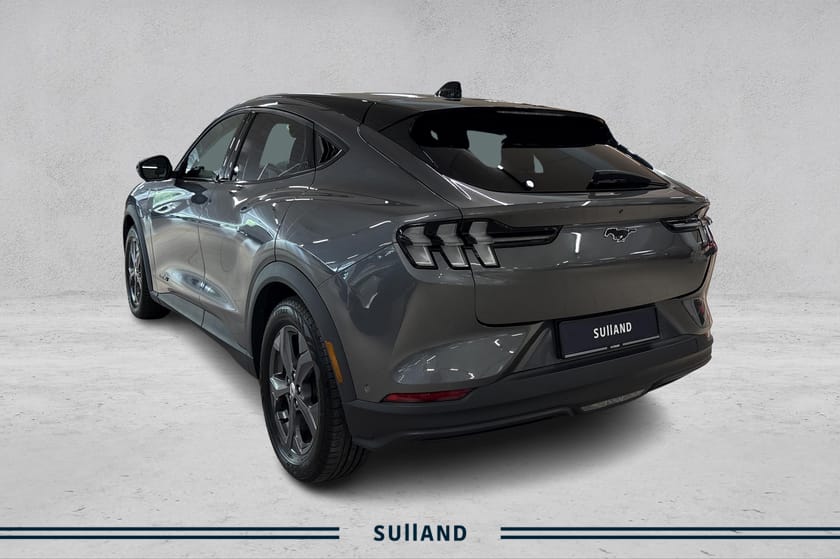 Bilde 2 av Ford Mustang Mach-E Long Range LHD RWD | komplett service | Krok | 610 WLTP!