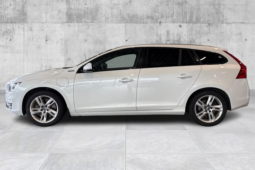 Bilde 2 av Volvo V60 D6 SE Plug in Hybrid /Krok/ACC/Keyless/R.kam/Navi PRO