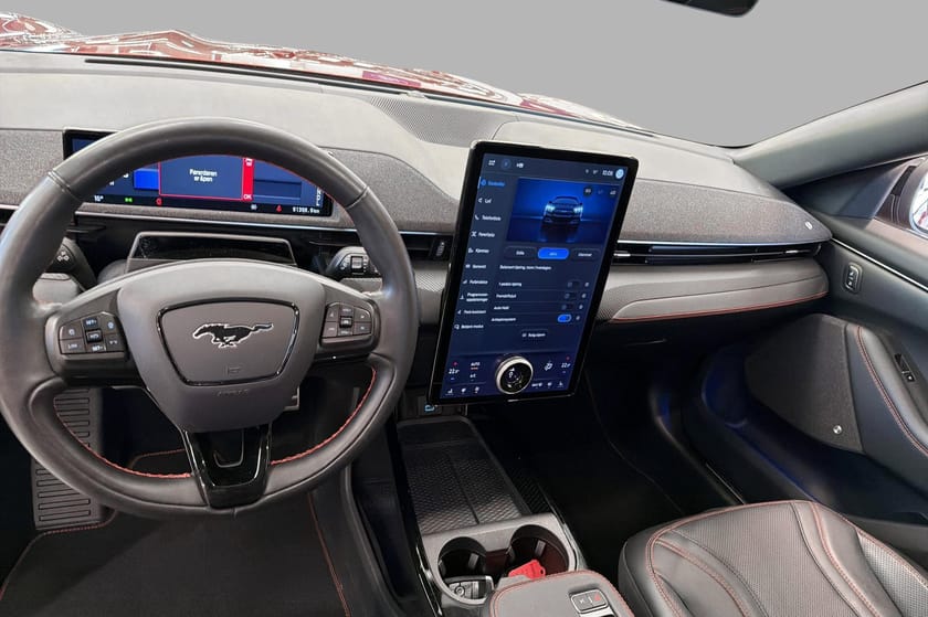 Bilde 2 av Ford Mustang Mach-E Long Range AWD LR / Pano / Teknopakke / Skiluke / Krok