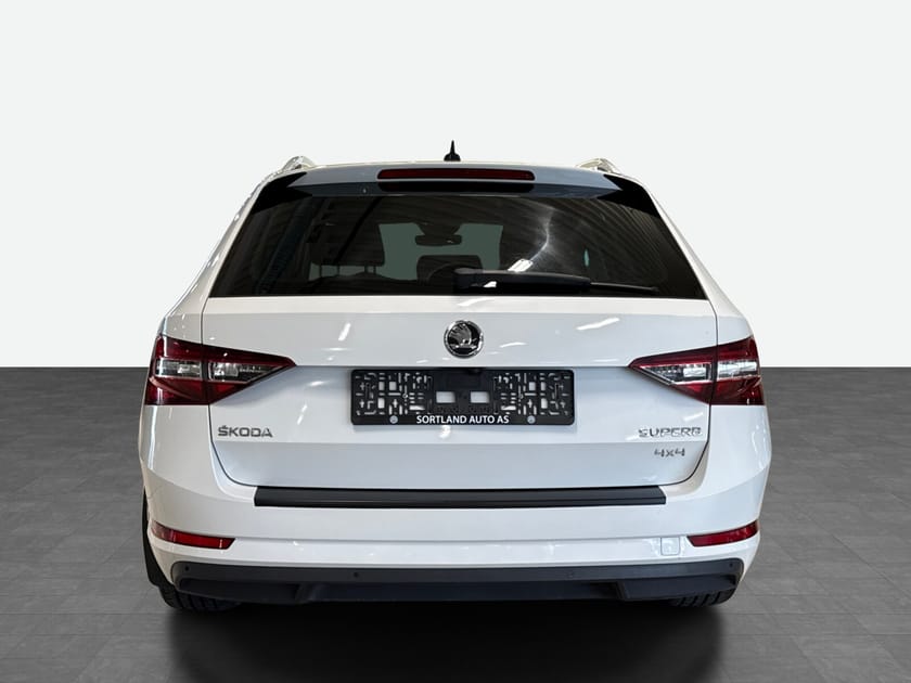 Bilde 5 av Škoda Superb Stasjonsvogn Sup 3 stv l&k tdi 190 4x4 dsg