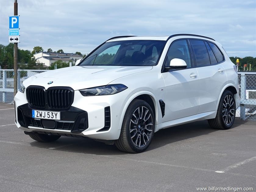 Bild 1 av BMW X5 xDrive30d M Sport Innovation Pano Drag Moms