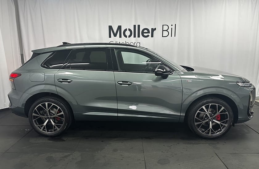 Bild 2 av Audi Q3 TFSI S Line 150hk Tech Pro/Digital Matrix/Alpin/20