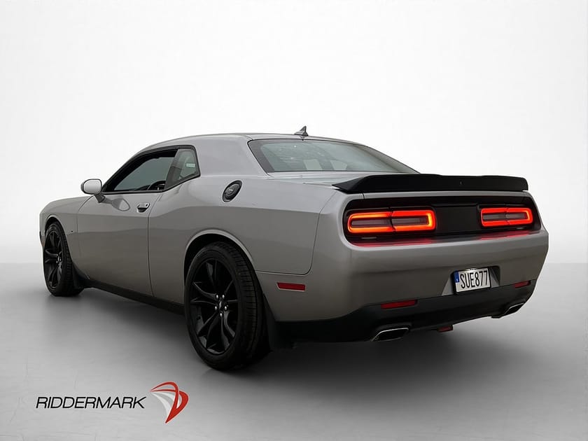 Bild 5 av Dodge Challenger 3.6 V6 309hk Kamera Alpine CarPlay Rattvärm